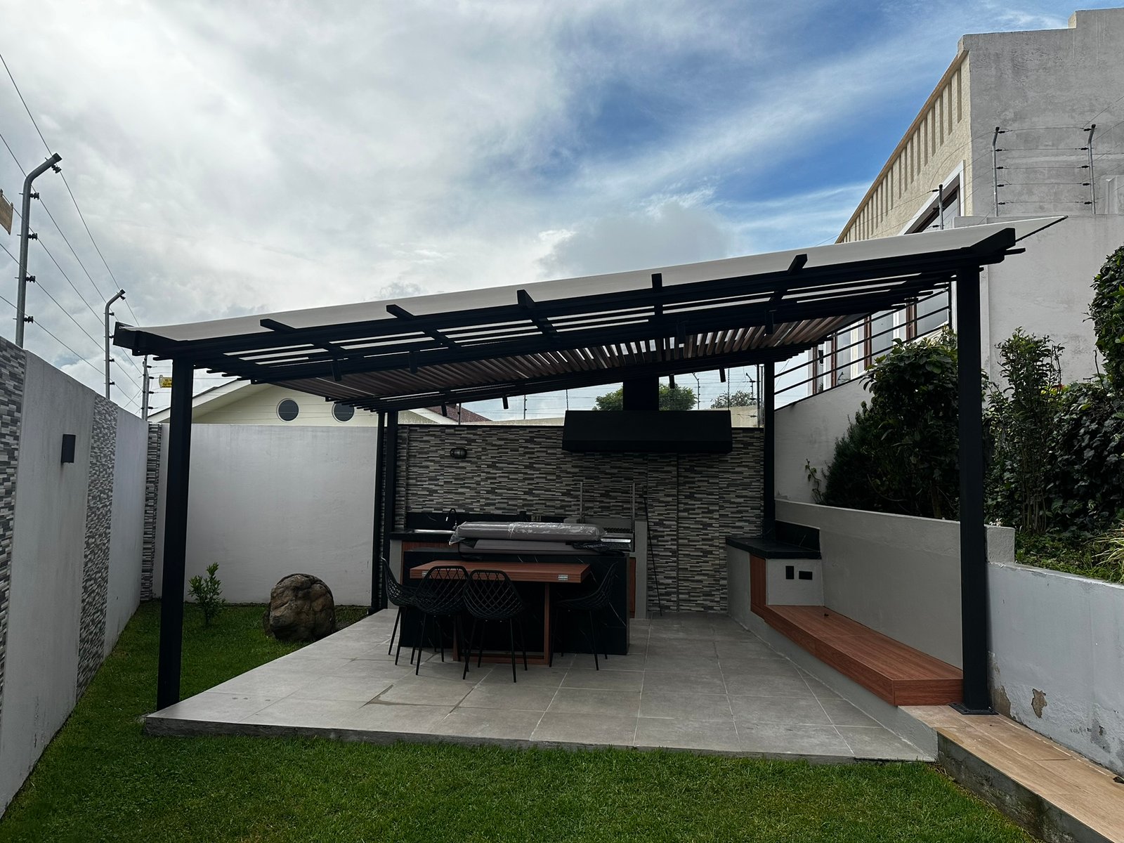 Proyecto de construcción de una terraza con pérgola